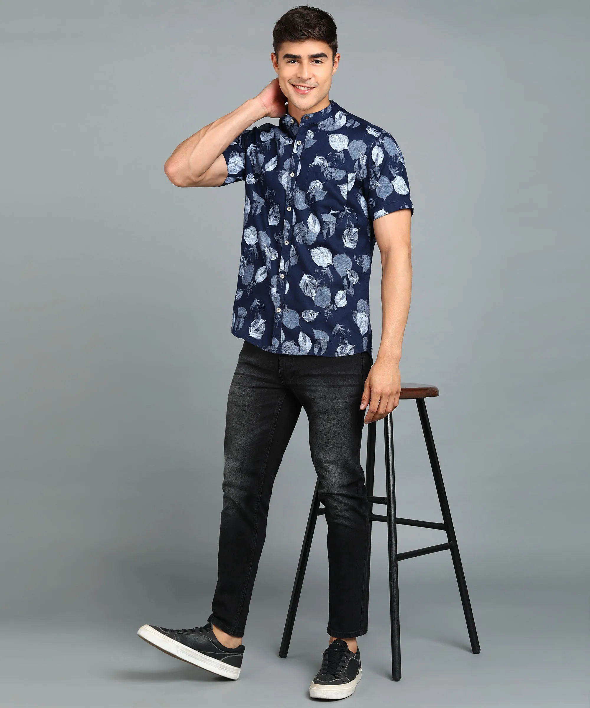 Men's Navy Blue Cotton Half Sleeve Slim Fit Casual Floral Printed Shirt