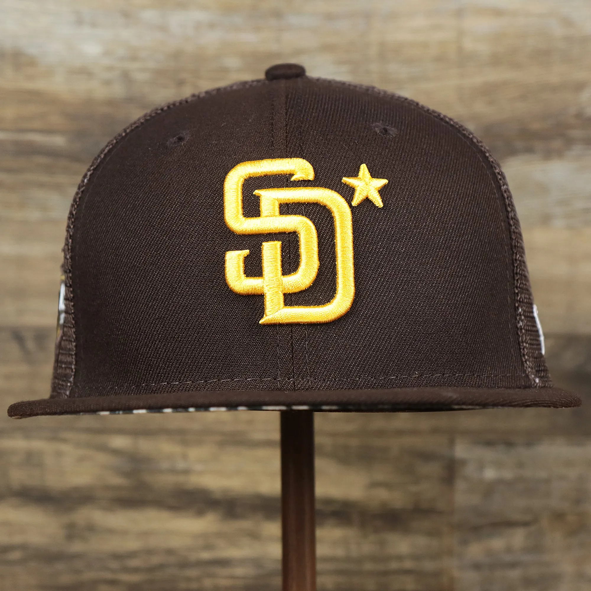 San Diego Padres Metallic All Star Game MLB 2022 Side Patch 9Fifty Mesh Snapback | ASG 2022 Brown Trucker Hat